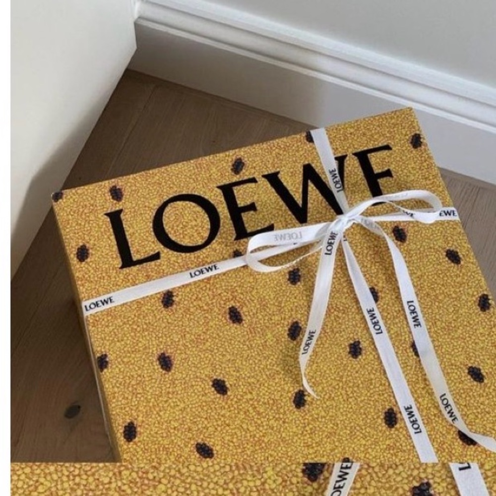 🧡 NEW Loewe limited edition Speckled Yellow Gift Box